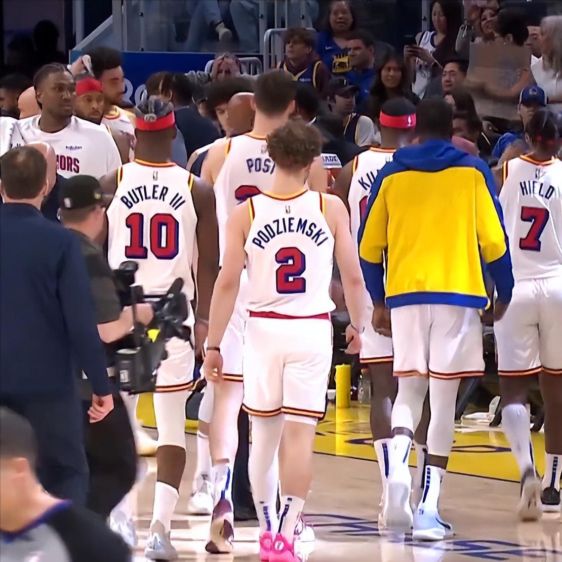 雄鹿大胜热火，领先东部榜首位置