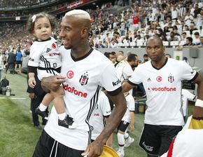 B体育体育活动-土超排名争夺战：加拉塔萨雷对阵贝西克塔什